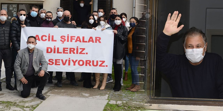 Yaşlılar yardım beklerken, onlar Bakanın evinin önünde!