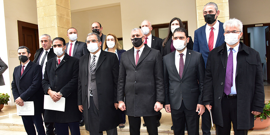 Lefkoşa milletvekilleri mazbatalarını aldı