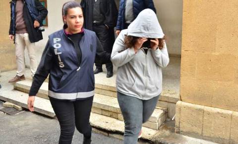 İşlemleri silip, paraları aldı