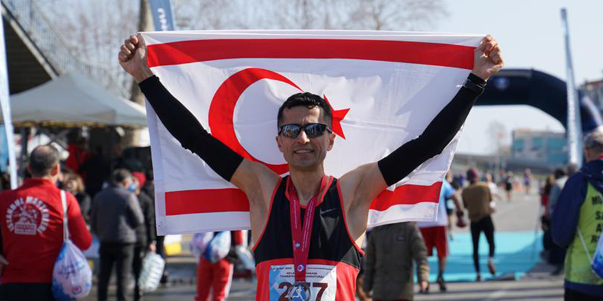 Hakan Tazegül İstanbul yarı maratonda birinci oldu