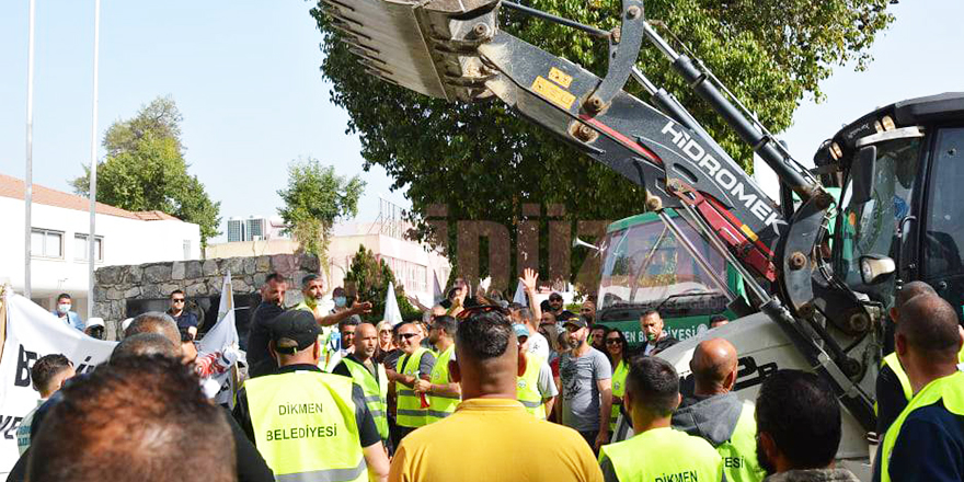 Belediyelerin meclis önündeki eylemi büyüyor