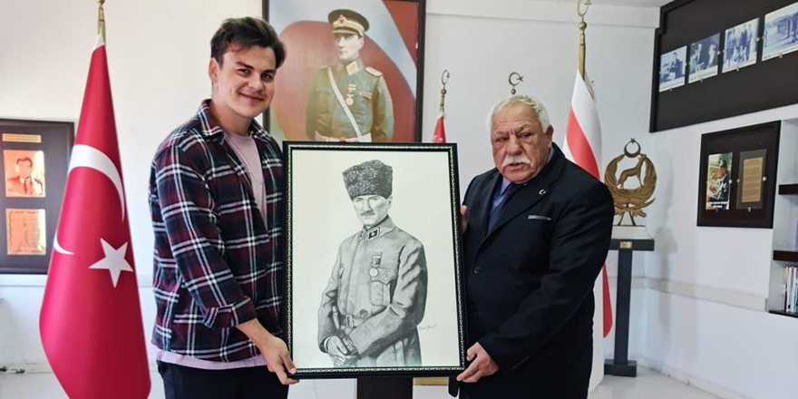 LAÜ'lü Resim Kulübün’den TMT’ye anlamlı ziyaret