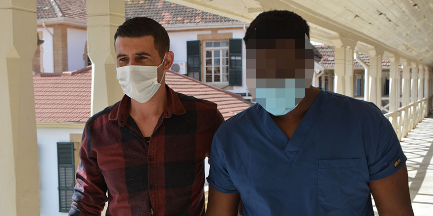 Arkadaşını bıçakla yaraladı, 'kazara oldu" dedi