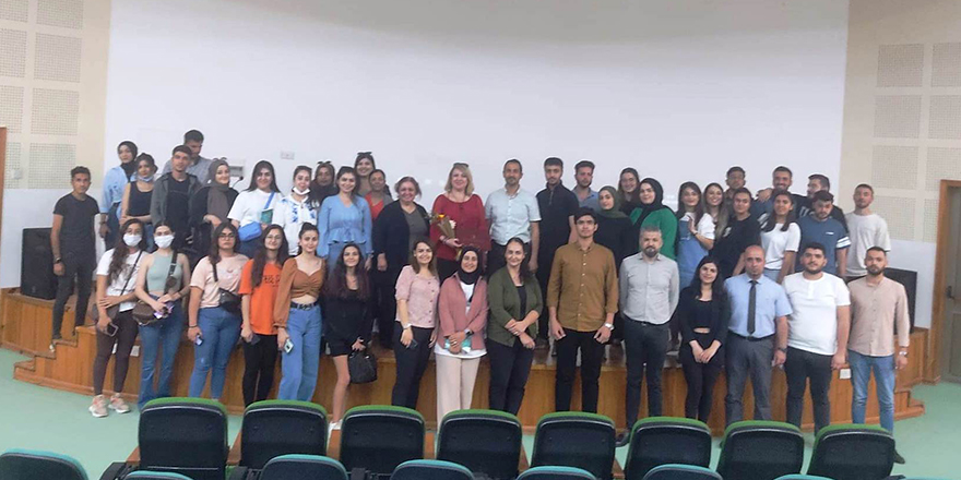 YDÜ'de çocuk edebiyatının günümüzdeki durumu ele alındı