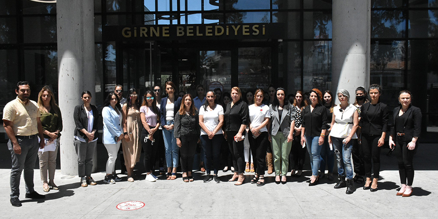 Girne Belediyesi’nin kadın çalışanlarından eylem