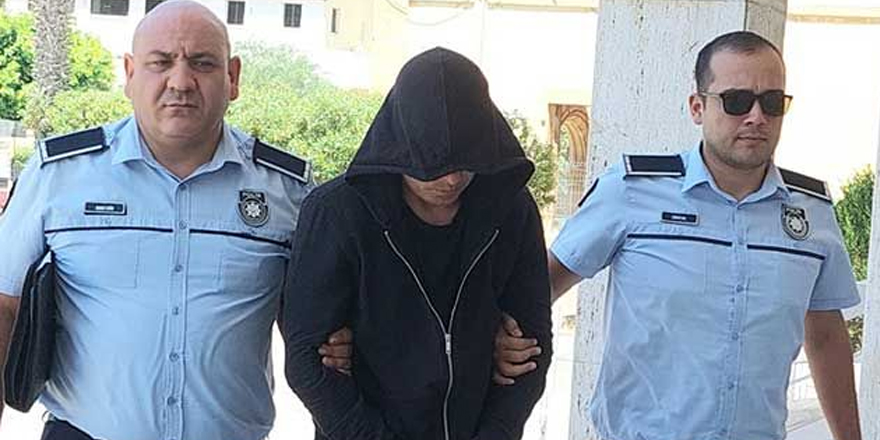 Din görevlisi hırsızlıktan tutuklandı