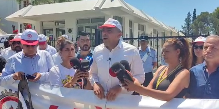 "Bunlar Ünal abimi protesto etti, işlerini yapma"
