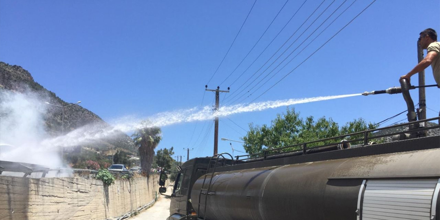 Araç yangınında ilk müdahaleyi, Güvenlik Kuvvetleri Komutanlığı yaptı
