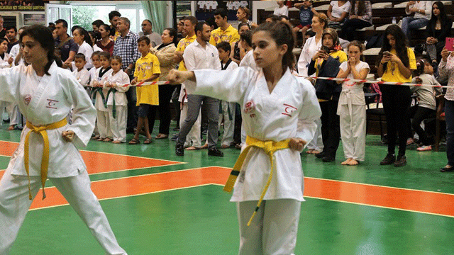 Taekwondo Şampiyonası önceki akşam Girne Avrasya Merkezi’nde yapıldı