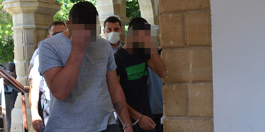 Hırsızlık zanlıları mahkeme huzuruna çıkarıldı