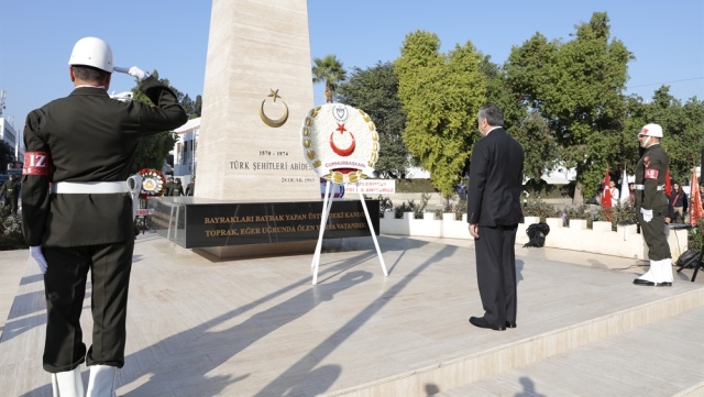 Şehitler Abidesi önünde tören düzenlendi