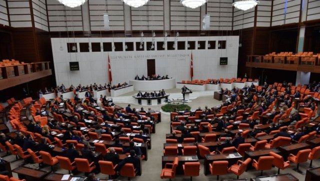 Meclis son 2 yılda 2 bin 353 saat çalıştı