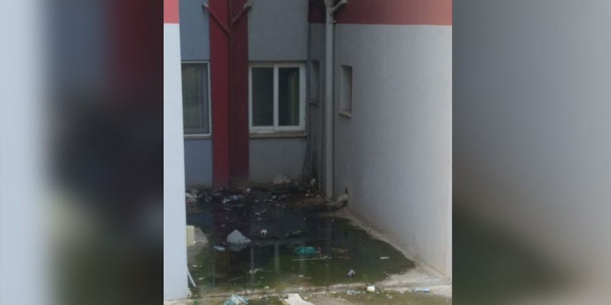 Lağım kokusundan durulmuyor!