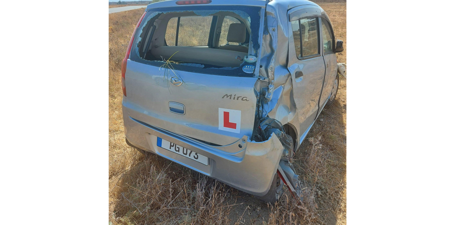 Güvercinlik yolunda araç takla attı