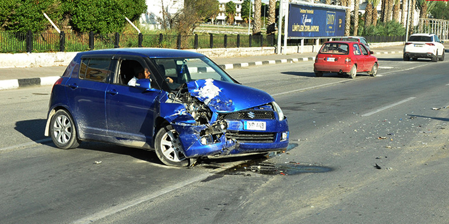 Yakın Doğu Bulvarında korkutan kaza!