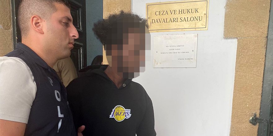 “Başkasının pasaportuyla bankadan para çekmek isterken yakalandı”