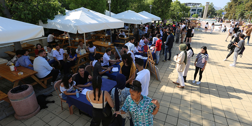 LAÜ’de öğrenci kulüpleri festivali düzenlendi