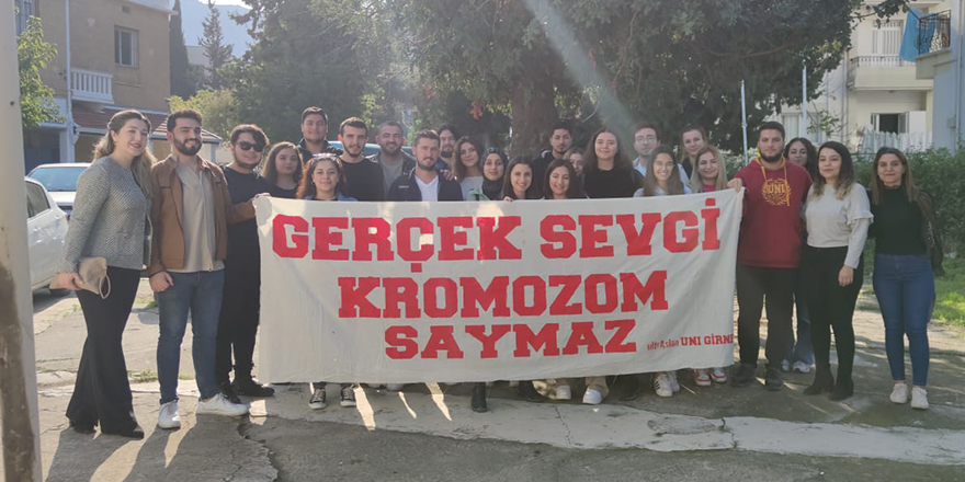 "Gerçek sevgi kromozom saymaz"