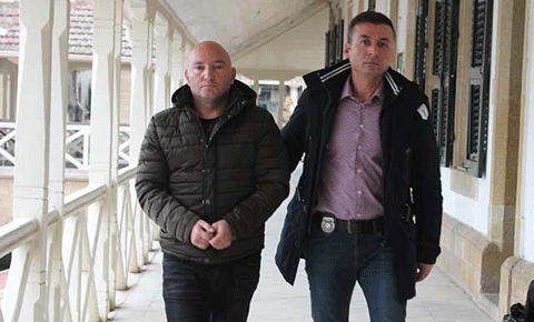 Çevresindeki herkesi dolandırdı