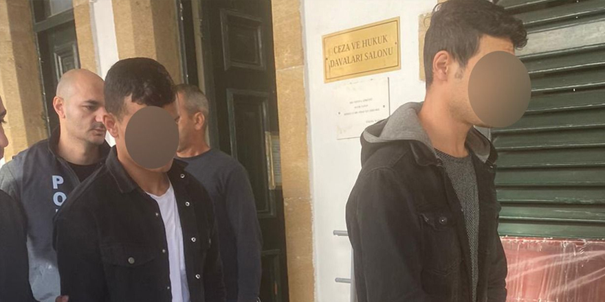 Sahte Parayla Iphone aldılar, tutuklandılar