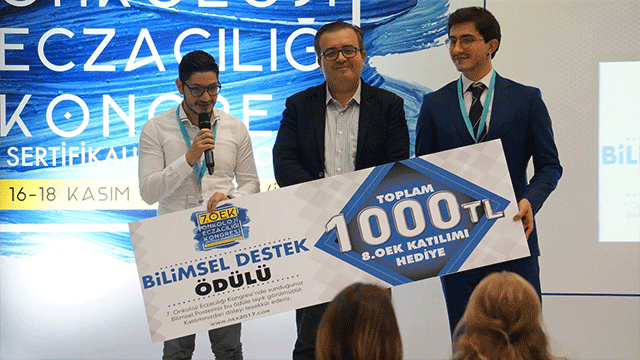 YDÜ Eczacılık Fakültesi öğrencilerine “Bilimsel Destek Ödülü” ile “Bilimsel Poster Sunum Birinciliği”…