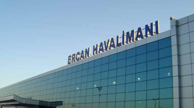 İngiltere’de yaşayan Rumlar Ercan Havalimanı’na direkt uçuşa karşı