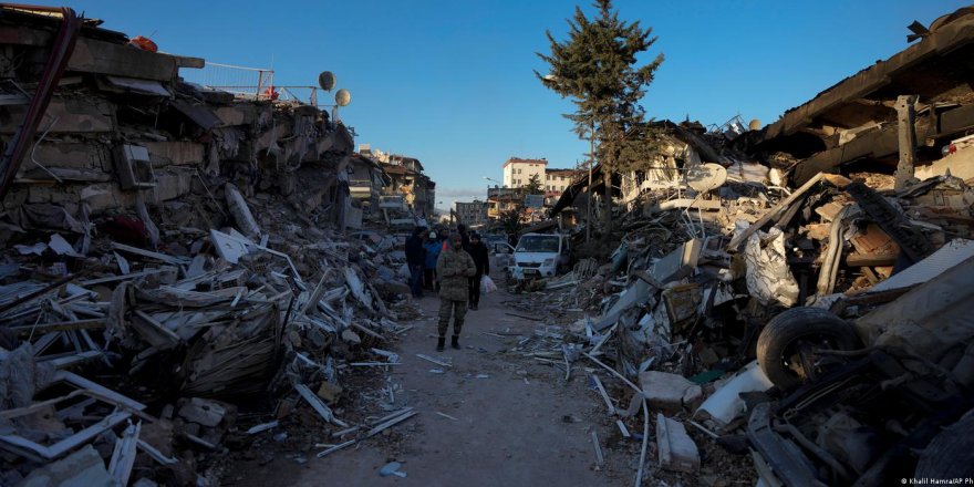 Depremlerde hayatını kaybedenlerin sayısı 16 bin 546'ya yükseldi