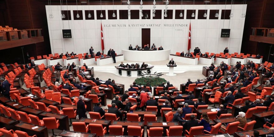 Türkiye'de EYT'lilerin beklediği kanun teklifi yasalaştı