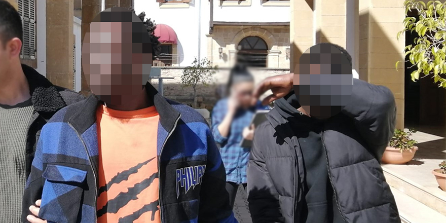 “Barışmak için gittikleri kişinin evinde soygun yaptılar”