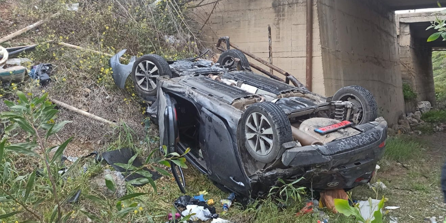 5 metre derinliğindeki dere yatağına uçtu