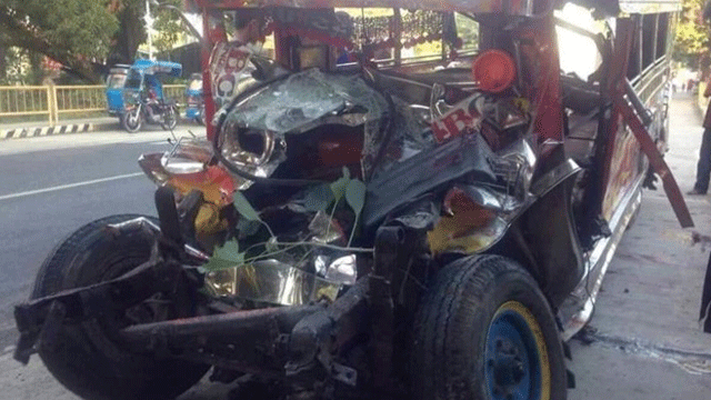 Katliam gibi kaza: Aynı aileden 20 kişi yaşamını yitirdi