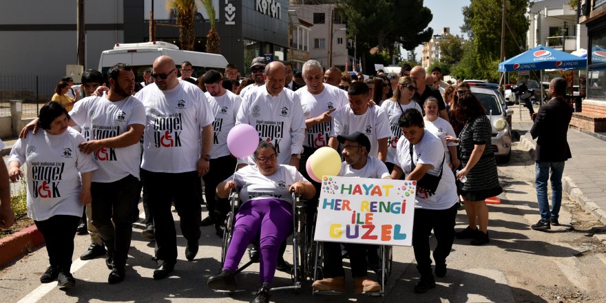 "Hayatı Paylaşmak İçin Engel Yok" sloganıyla kortej düzenlendi