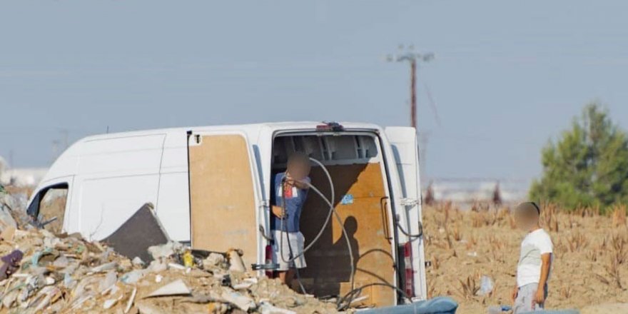 Araziye çöpleri döküp, gittiler