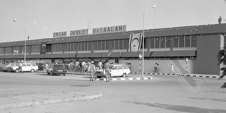 Ercan Havalimanı'nın eski terminali, 3 Şubat 1975’te sivil uçuşlara açıldı