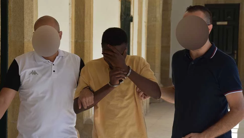 Evinden uyuşturucu, hap ve yüklü miktarda para çıkan zanlı tutuklandı