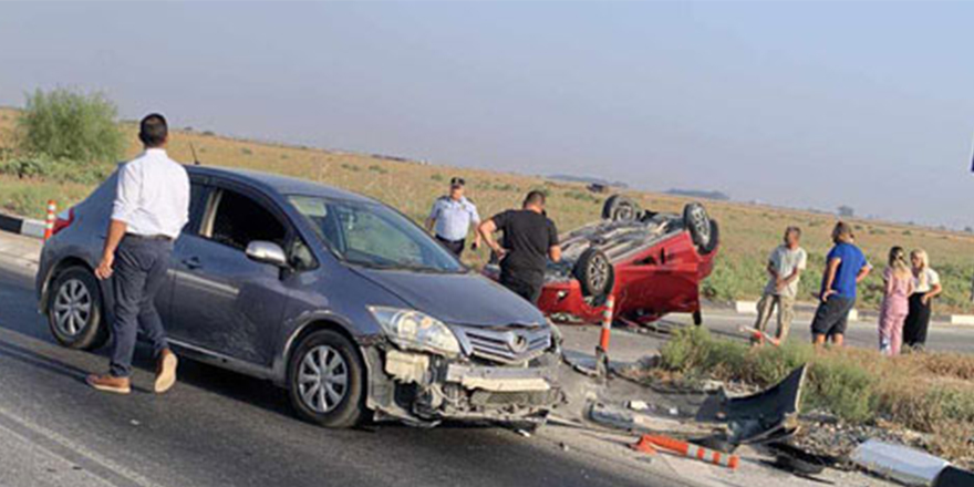 Sabah saatlerinde yaşanan kazada bir araç takla attı