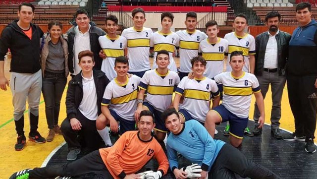 Kızlarda: Cumhuriyet-Namık Kemal Erkeklerde: Haydarpaşa-Bekirpaşa