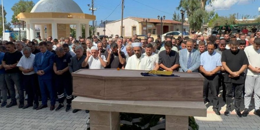 Yalova Spor Kulübü'nün genç takım futbolcusu Mustafa Baran, son yolculuğuna uğurlandı