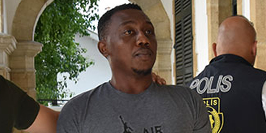 Uyuşturucu satıcısı suçüstü yakalandı