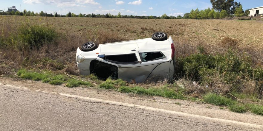 Kumyalı - Ziyamet Anayolu'nda kaza: Araç yan yattı