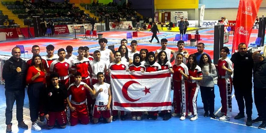 Kick Boks kafilesi Türkiye Şampiyonası’ndan madalyalarla döndü