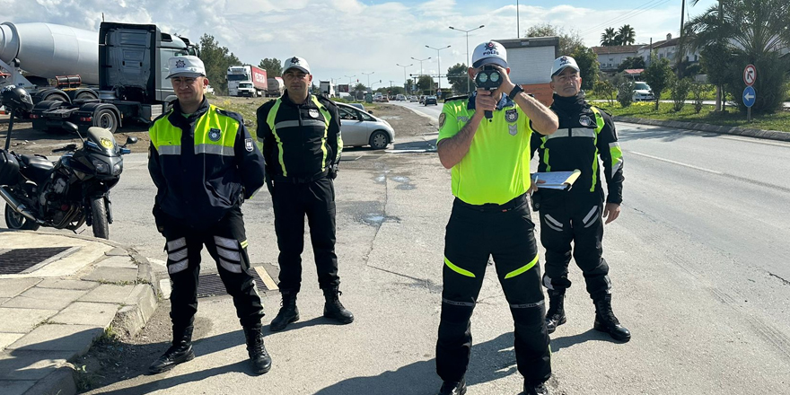 22 araç trafikten men edildi, 3 sürücü de tutuklandı