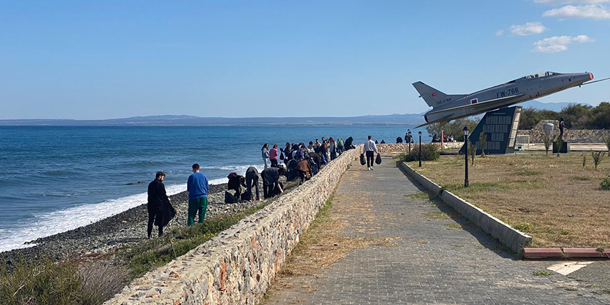 LAÜ öğrencileri çevre temizliğinin önemine dikkat çektiler