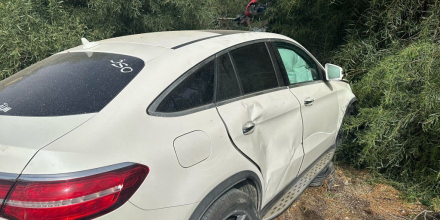 Yoldan çıkan araç takla atıp dere yatağına yuvarlandı