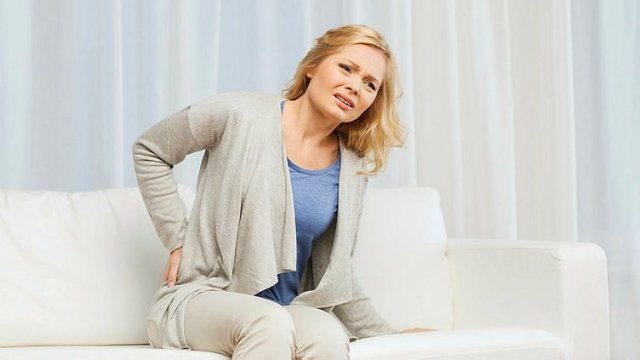 Böbrek taşı nedir ve nasıl oluşur? Böbrek taşı belirtileri nelerdir?