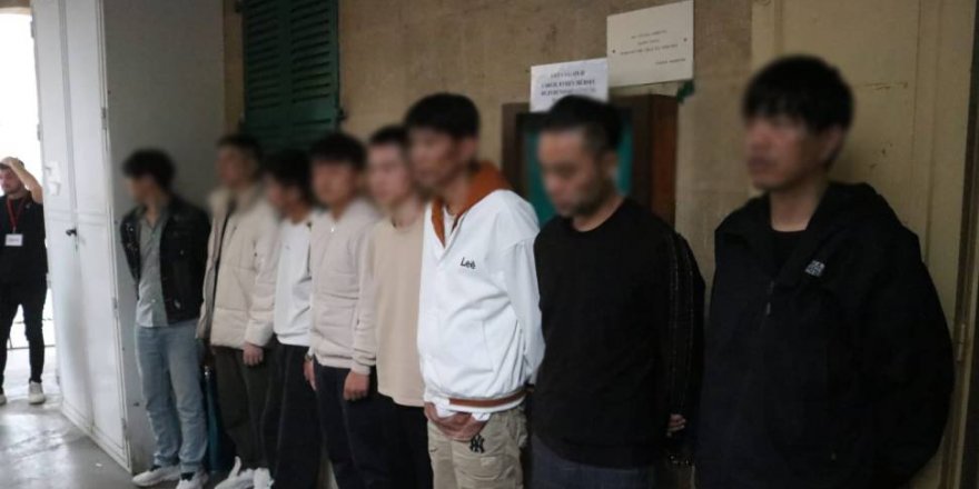 Yasa dışı sanal bahis oynatan 8 Çinli yakalandı