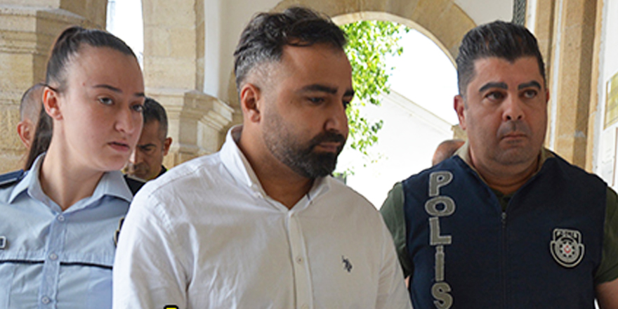 "Eğer nişanlından ayrılmazsan hem seni sonra da kendimi vuracağım”