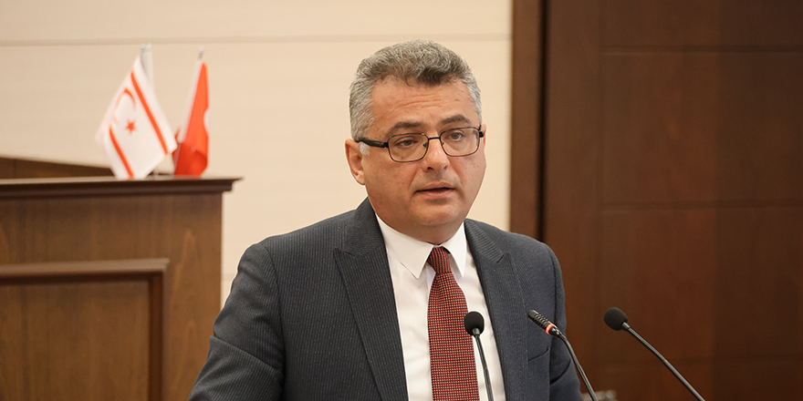 Erhürman: Ülkeyi yönetilmiyor, otoriter davranılıyor