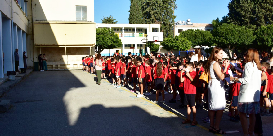 İlkokul, ortaokul ve liselerde ders zili çaldı