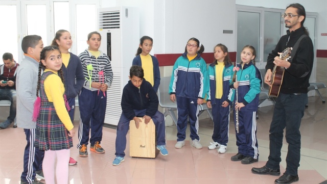 Dörtyol ilkokulu’ndan hastalara yeni yıl sürprizi